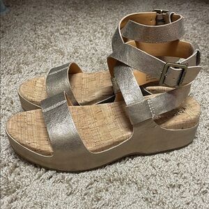 NEW Kork-Ease Metallic Gold Sandals Size 6